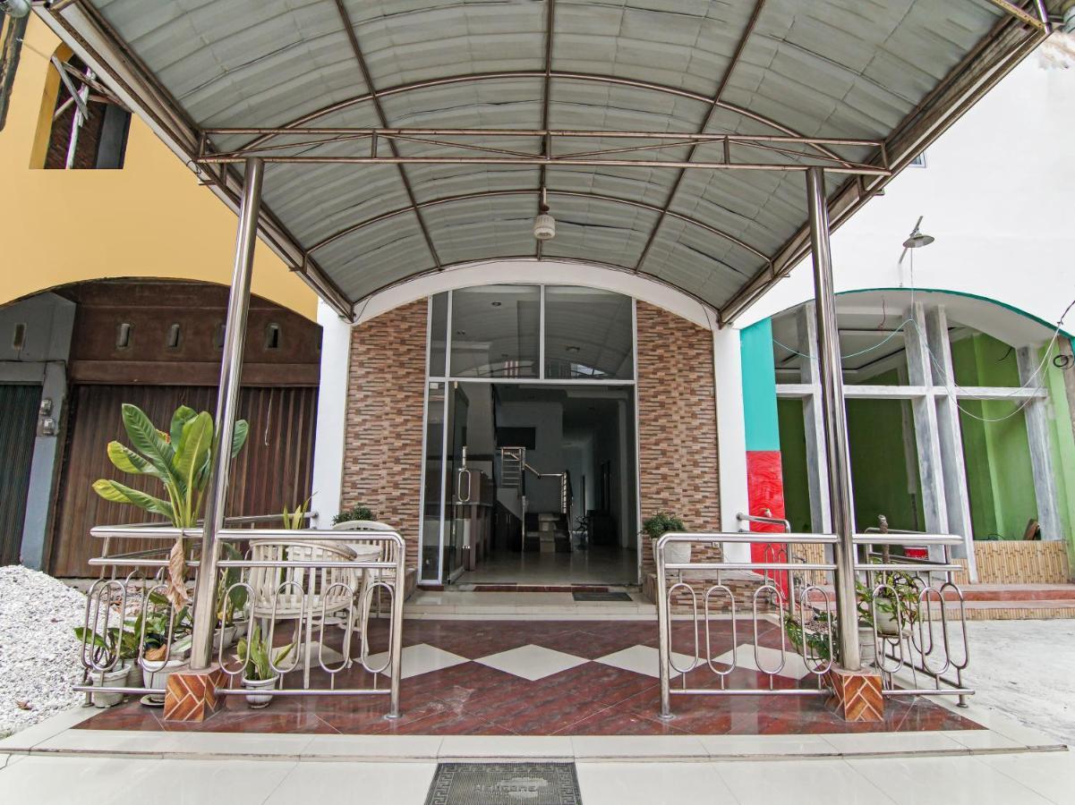 Oyo 90897 Hotel Sepupu Satria Pekanbaru Εξωτερικό φωτογραφία