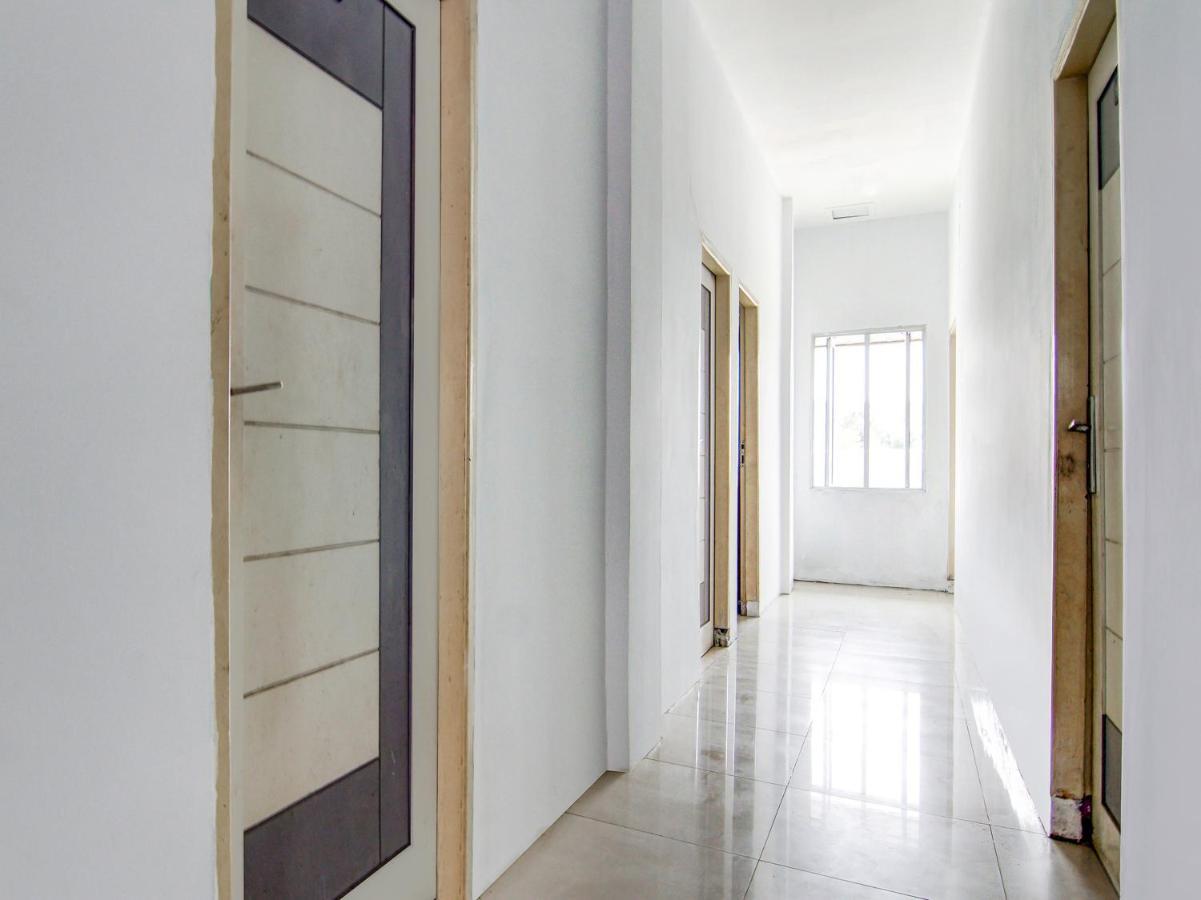 Oyo 90897 Hotel Sepupu Satria Pekanbaru Εξωτερικό φωτογραφία