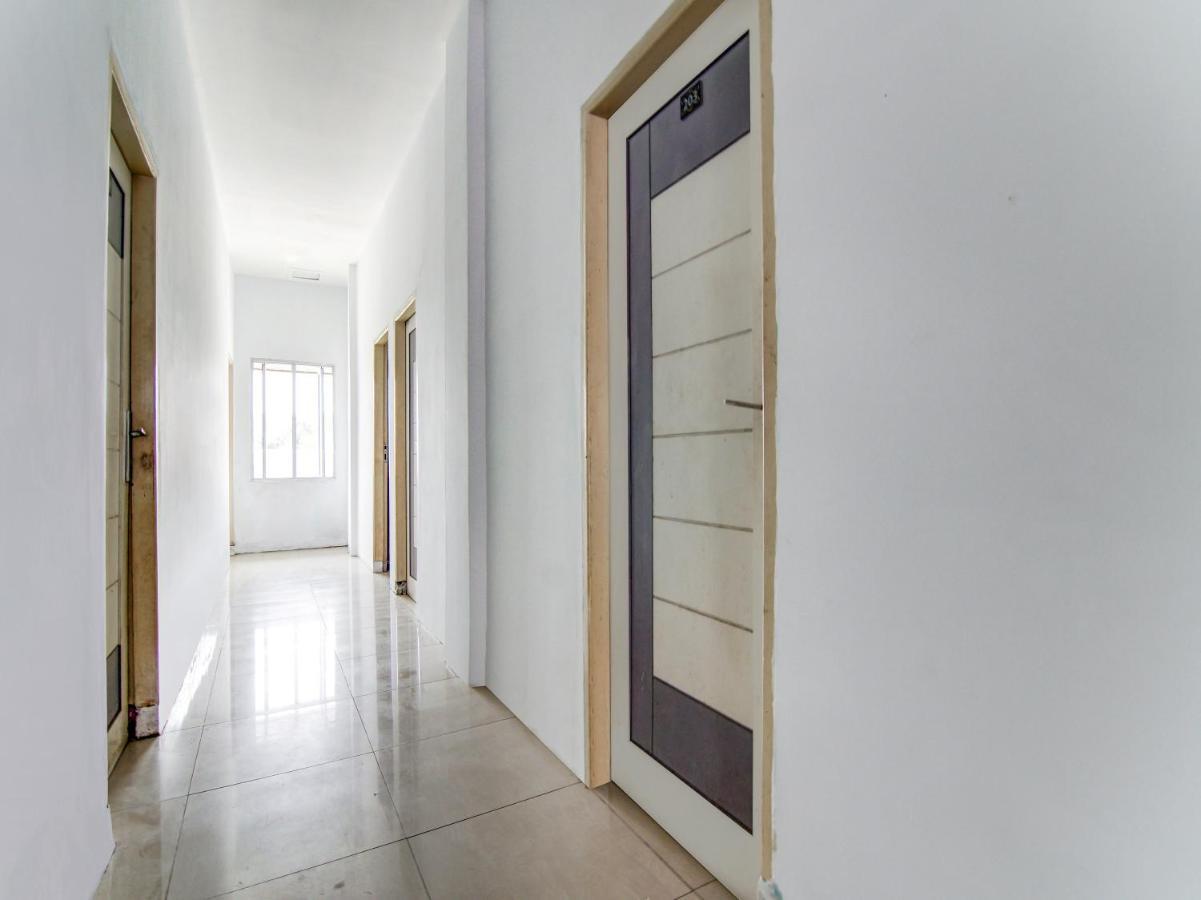 Oyo 90897 Hotel Sepupu Satria Pekanbaru Εξωτερικό φωτογραφία